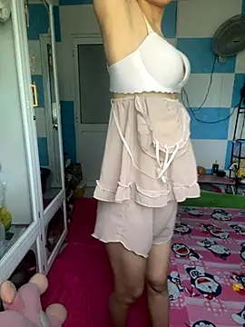 Candy 111 online show from 10/22/25, 04:56