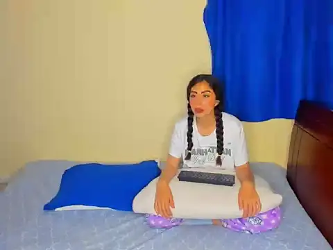 Snapshot of astredad2025 chatting on 11/20/25, 03:07 astredad2025 online show from 11/20/25, 03:07