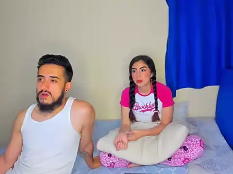 Snapshot of astredad2025 chatting on 11/26/25, 03:06 astredad2025 online show from 11/26/25, 03:06