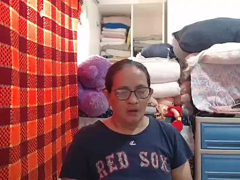 Kinkybela2025 online show from 11/28/25, 11:16