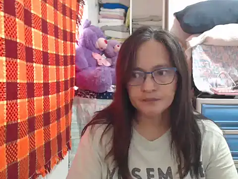 Kinkybela2025 online show from 11/25/25, 12:33