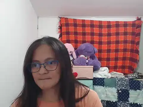 Kinkybela2025 online show from 10/28/25, 02:27