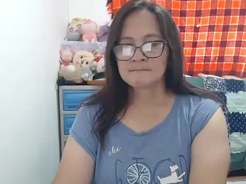 Kinkybela2025 online show from 10/30/25, 03:05