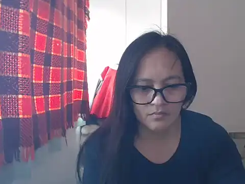 Snapshot of Kinkybela2025 chatting on 04/19/26, 01:28 Kinkybela2025 online show from 04/19/26, 01:28