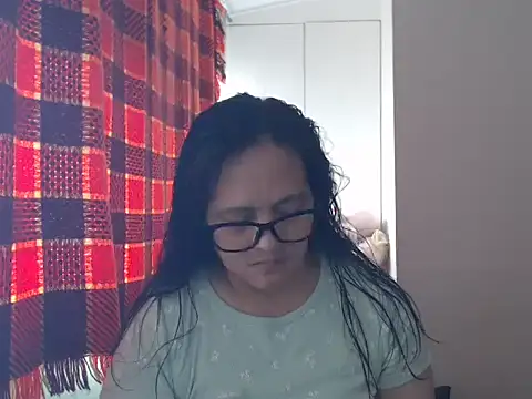 Kinkybela2025 online show from 04/15/26, 12:38