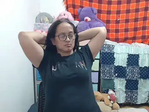 Kinkybela2025 online show from 11/15/25, 02:15