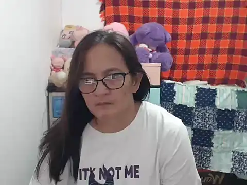 Kinkybela2025 online show from 10/31/25, 04:03