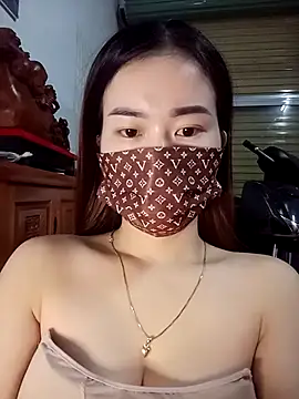 Family-Lovee online show from 11/26/25, 08:53