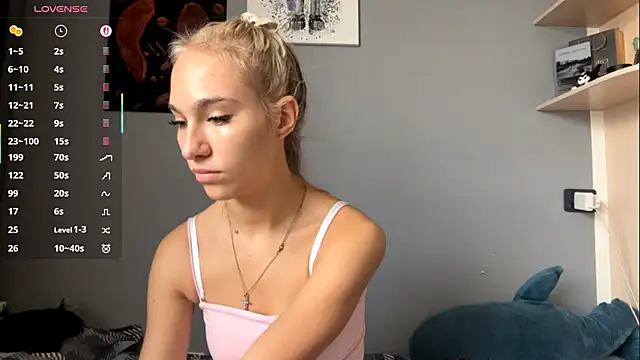 LeilaBilberry online show from 11/03/25, 05:12