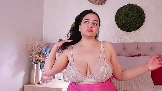 MoniqueJade online show from 11/06/25, 07:29