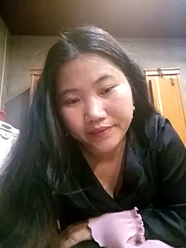 Snapshot of emlylin chatting on 10/21/25, 01:43 emlylin online show from 10/21/25, 01:43