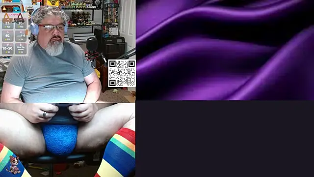 Snapshot of geekycastillo chatting on 06/14/26, 03:52 geekycastillo online show from 06/14/26, 03:52