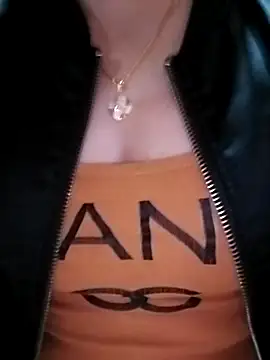 Snapshot of Minmin688 chatting on 10/31/25, 10:23 Minmin688 online show from 10/31/25, 10:23