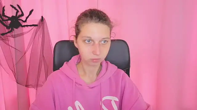 CuteEllii online show from 10/27/25, 11:11