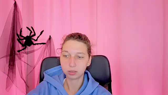 CuteEllii online show from 11/11/25, 11:16