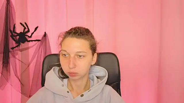 CuteEllii online show from 11/06/25, 11:14