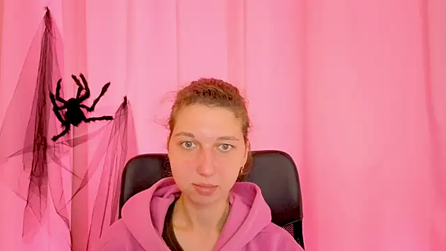 CuteEllii online show from 11/19/25, 11:21