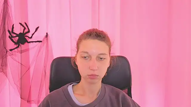 CuteEllii online show from 10/28/25, 10:58