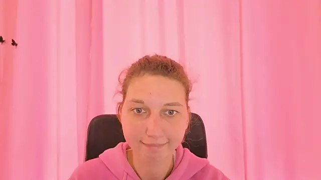 CuteEllii online show from 10/24/25, 10:03