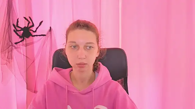 CuteEllii online show from 10/31/25, 11:07