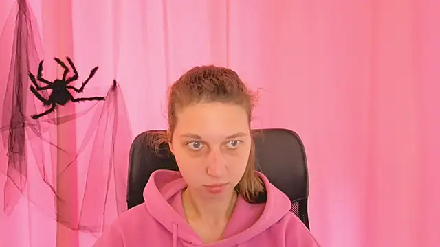 CuteEllii online show from 11/04/25, 11:03