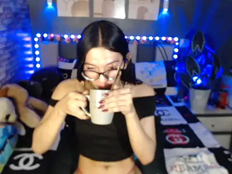 HotNathalie6900 online show from 03/28/26, 01:56