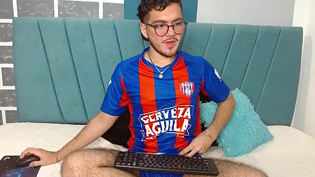 Zac Golden online show from 12/05/25, 12:32