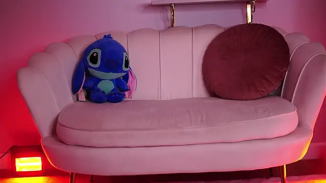 LaraSynn online show from 02/08/26, 03:15