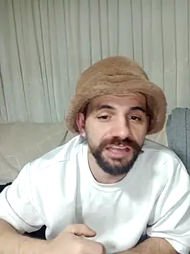 lazzzz09 online show from 12/16/25, 08:46