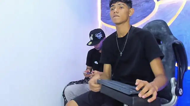 Sex Boy 33  online show from 12/18/25, 04:28