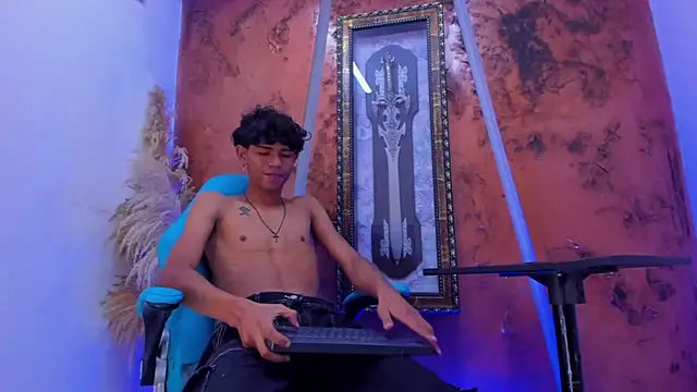 Sex Boy 33  online show from 10/30/25, 04:55