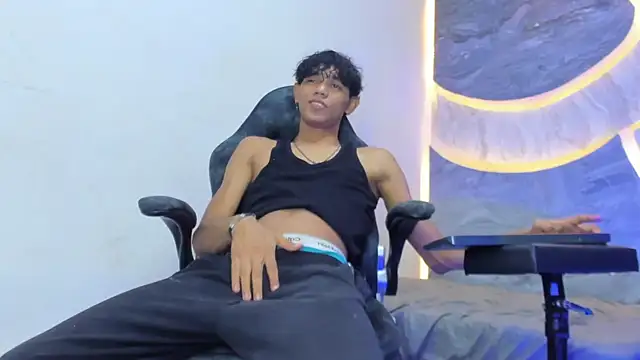 Sex Boy 33  online show from 11/13/25, 03:32