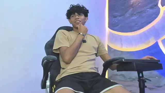 Sex Boy 33  online show from 11/21/25, 04:33