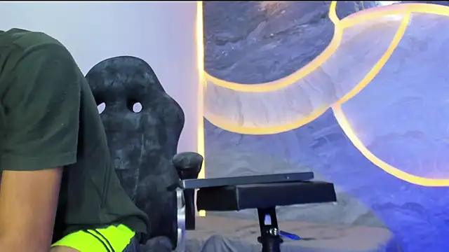 Sex Boy 33  online show from 11/18/25, 04:16