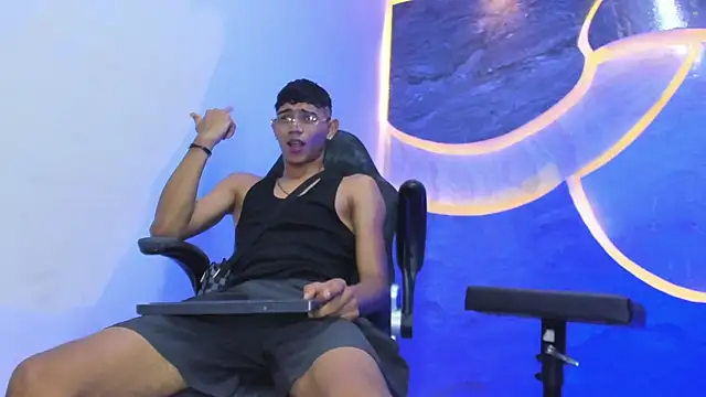 Sex Boy 33  online show from 11/23/25, 05:06