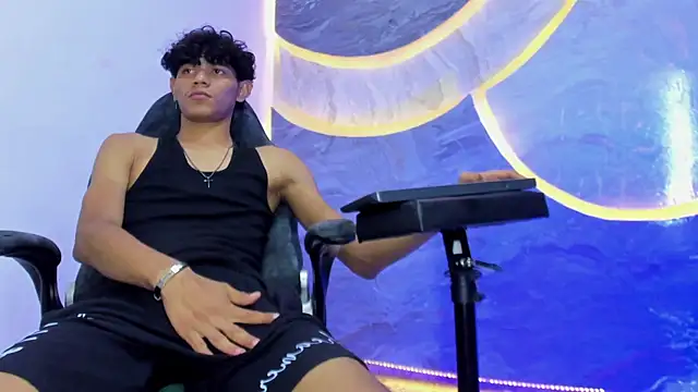 Sex Boy 33  online show from 11/07/25, 03:55