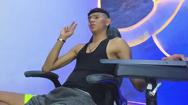 Sex Boy 33  online show from 11/25/25, 05:30