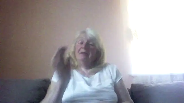 AmyLove353 online show from 05/20/26, 03:36
