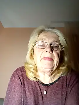 AmyLove353 online show from 10/30/25, 10:06