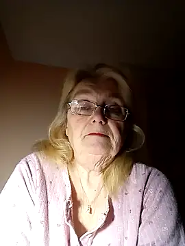 AmyLove353 online show from 12/18/25, 08:01