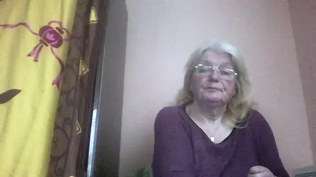 Snapshot of AmyLove353 chatting on 04/01/26, 06:15 AmyLove353 online show from 04/01/26, 06:15