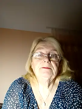 AmyLove353 online show from 11/18/25, 09:40