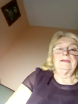 AmyLove353 online show from 10/27/25, 09:16