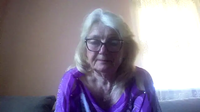 AmyLove353 online show from 06/05/26, 03:44