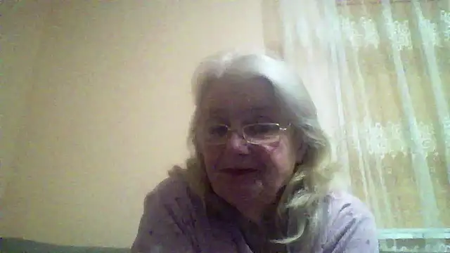 Snapshot of AmyLove353 chatting on 04/16/26, 03:07 AmyLove353 online show from 04/16/26, 03:07