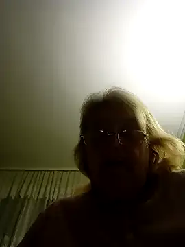 AmyLove353 online show from 12/18/25, 04:06