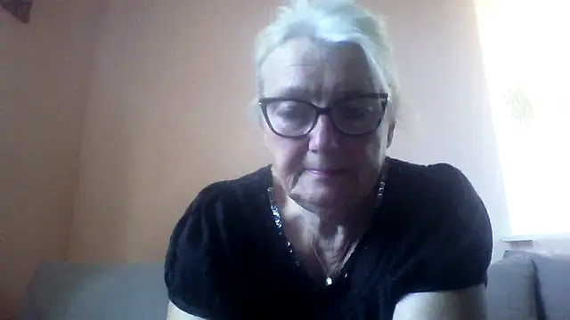 AmyLove353 online show from 06/16/26, 04:23