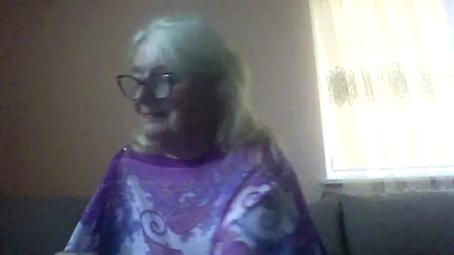 AmyLove353 online show from 06/17/26, 04:12