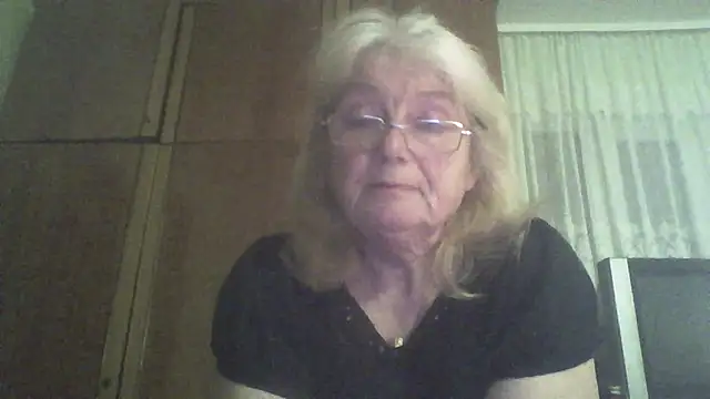 Snapshot of AmyLove353 chatting on 04/02/26, 08:37 AmyLove353 online show from 04/02/26, 08:37