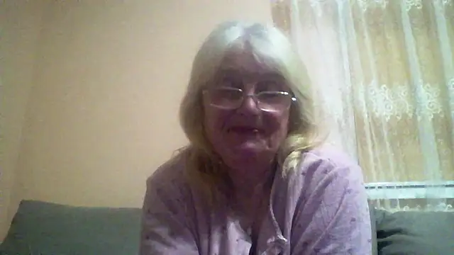 Snapshot of AmyLove353 chatting on 04/04/26, 09:43 AmyLove353 online show from 04/04/26, 09:43